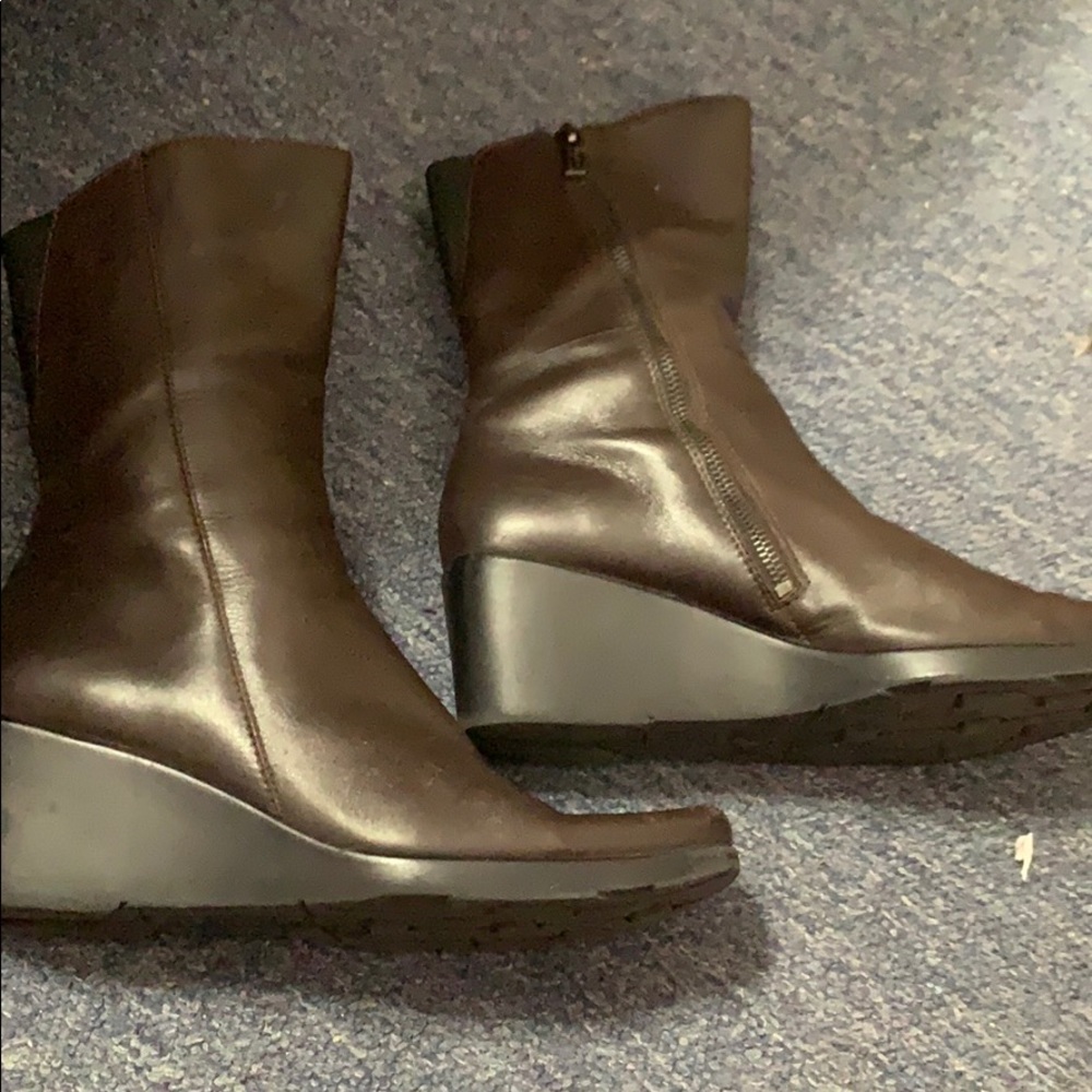 Boots - Picture 6 of 8